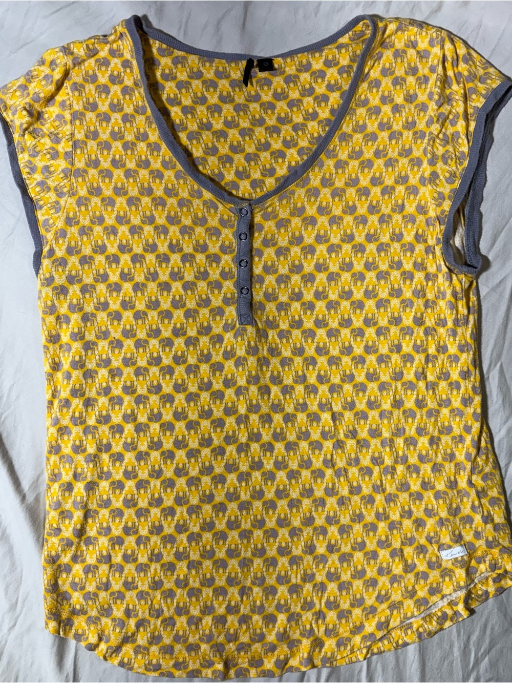 Kensie Yellow and Gray Short Sleeve Henley Tee